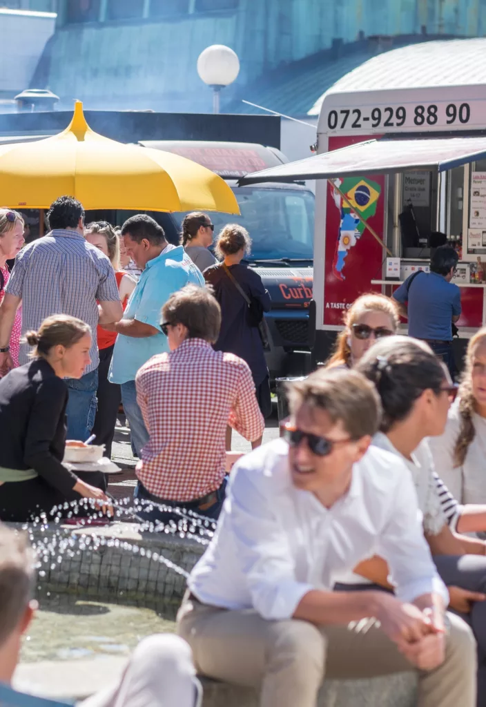 Lunchhäng på Hötorgsterrassen