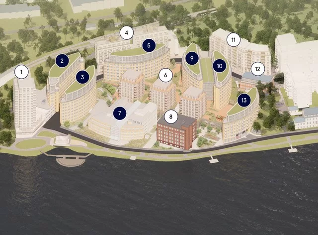 1. En illustrerad karta över ett bostadsområde med numrerade byggnader vid en strandlinje.