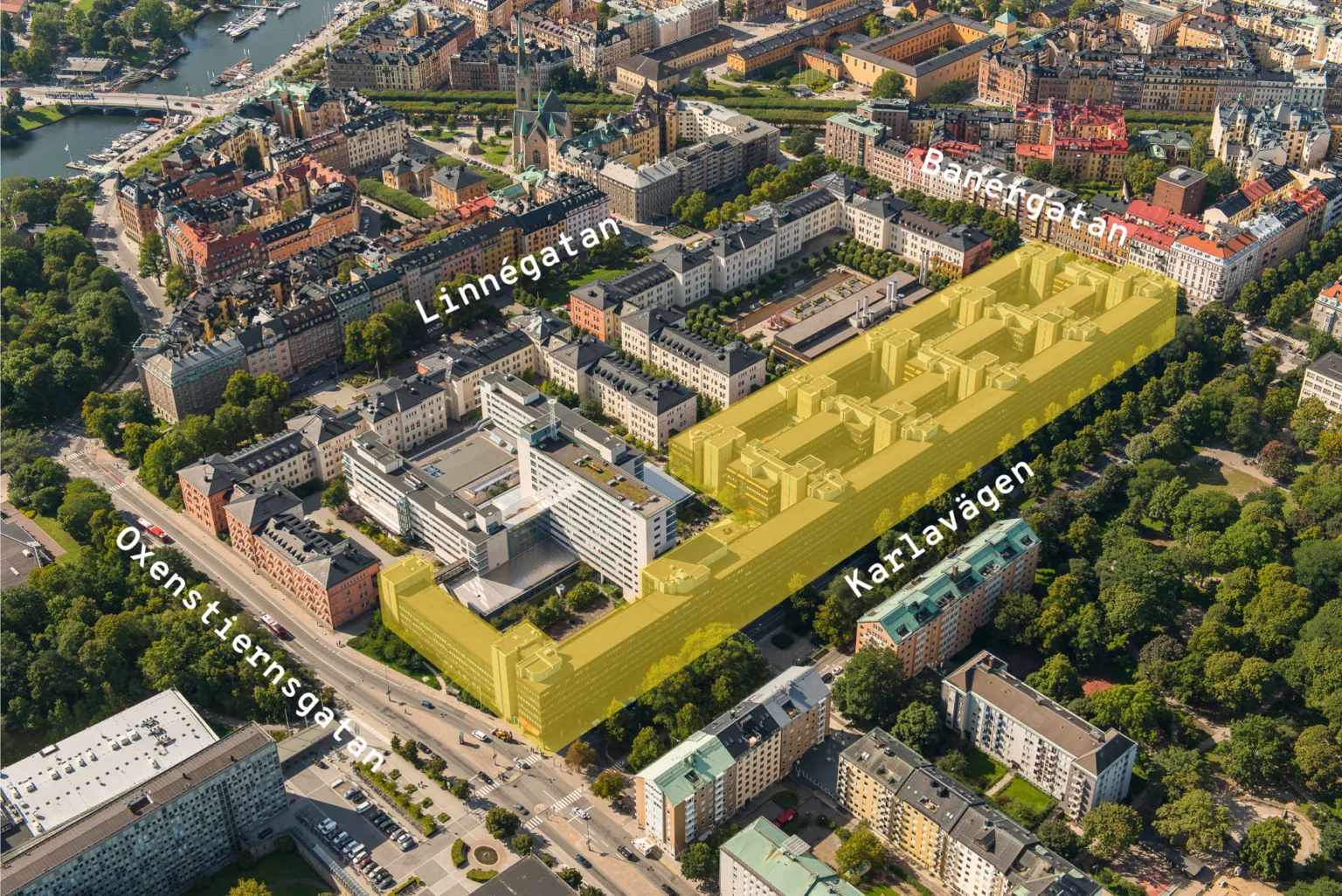Flygfoto över kvarteret Garnisonen med byggnader och gator markerade, inklusive Karlavägen och Linnégatan.