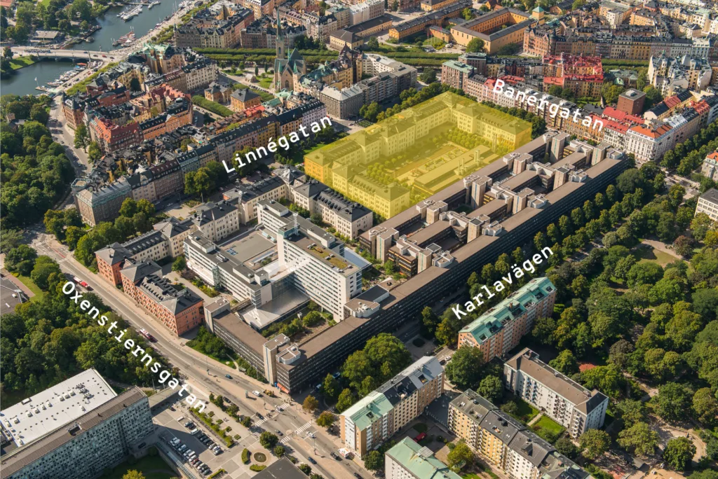 Flygfoto över stadsmiljö med markerat område i gult, med text som identifierar Linnégatan, Karlavägen och Sturegatan.