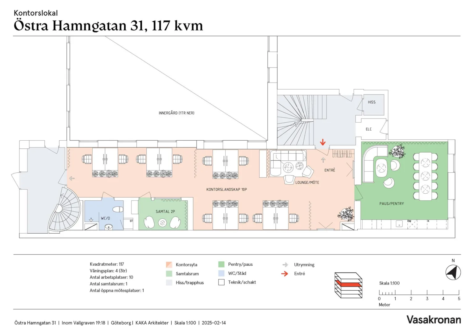 En planritning för en kontorslokal på 117 kvm med mötesrum, arbetsplatser och andra utrymmen markerade.