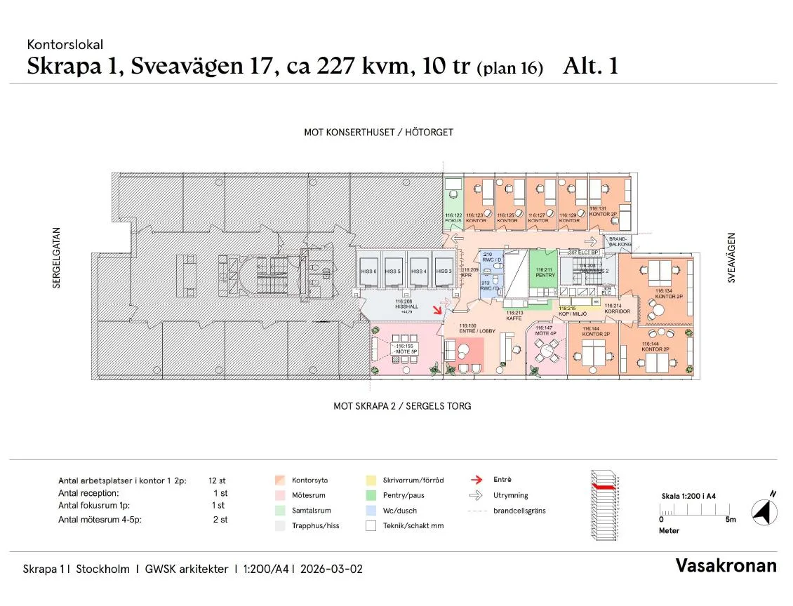 En planritning för en kontorslokal på Sveavägen 17, ca 227 kvm, med detaljerade färgade sektioner och textbeskrivningar.